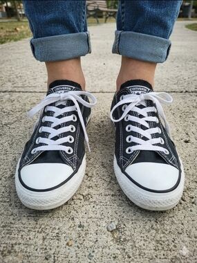 Converse Black Low Top Chuck Taylor Sneakers